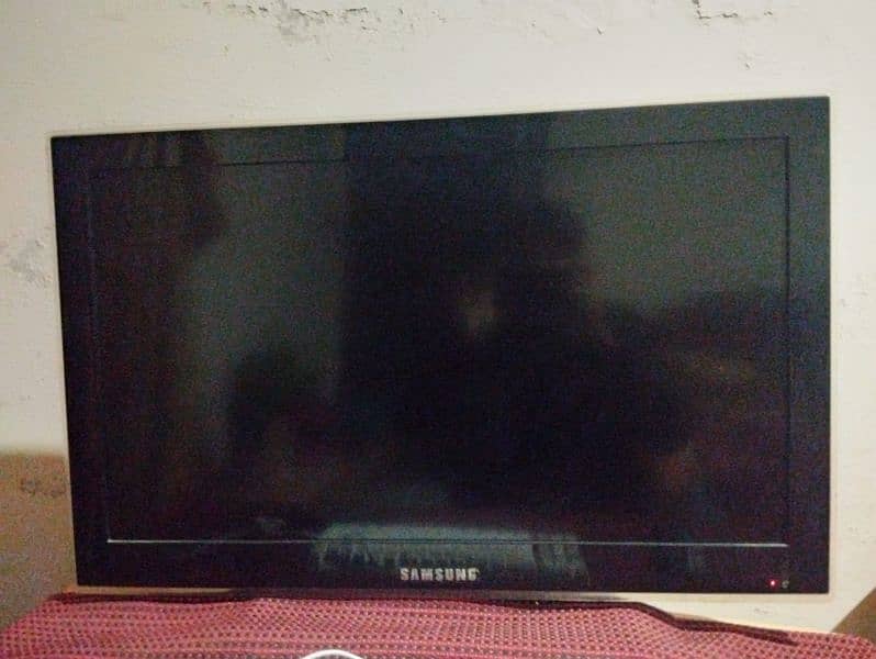 Samsung LCD 32 Inches 0