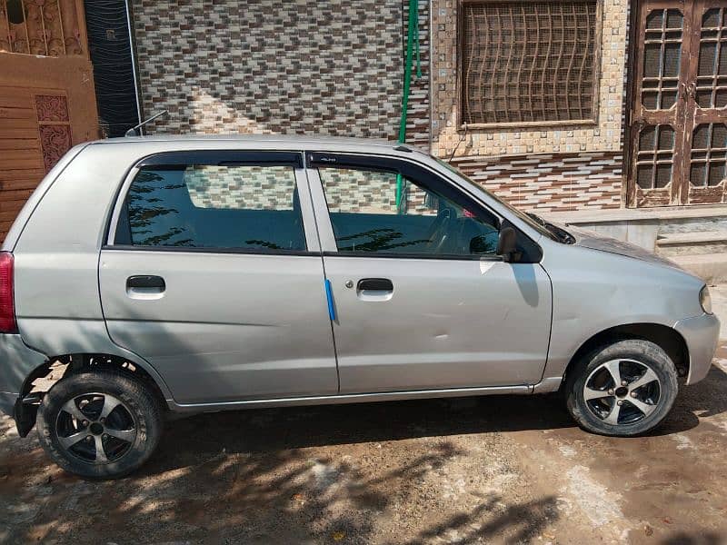 Suzuki Alto 2011 4