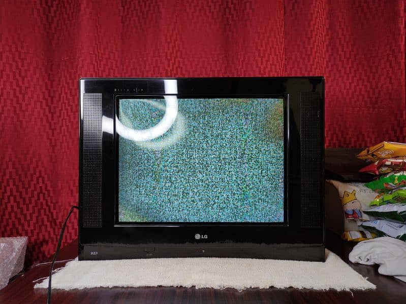 LG Ultra Slim 21 Inches XD HD TV Television in Very Good Condition 1