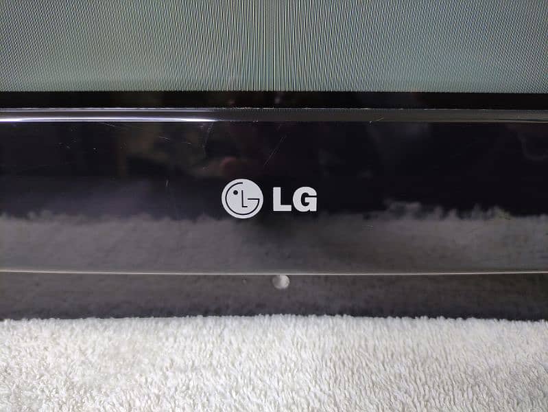 LG Ultra Slim 21 Inches XD HD TV Television in Very Good Condition 5