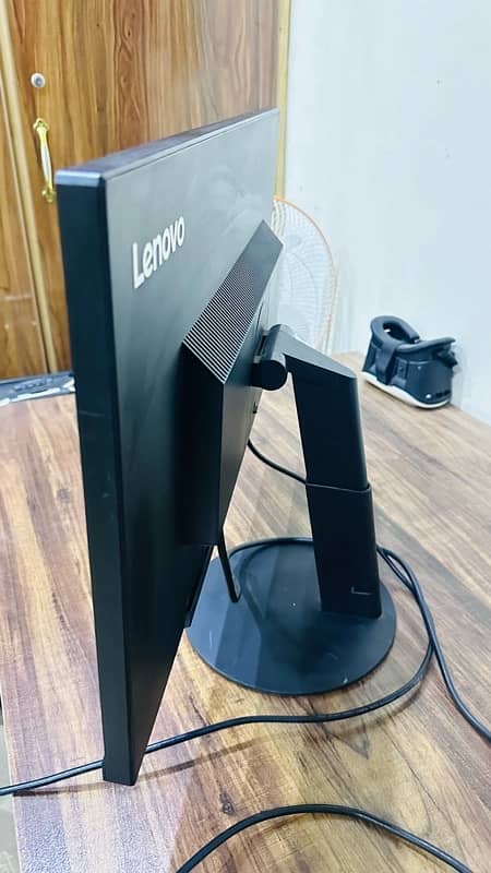 Lenovo ThinkVision 27inch 60hz 4k IPS Monitor 1