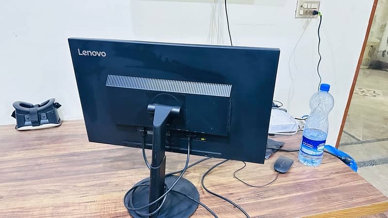 Lenovo ThinkVision 27inch 60hz 4k IPS Monitor 2