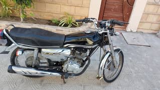 Honda 125 special edition self start 5 gear Karachi number