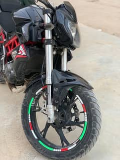 Benelli TNT 150i