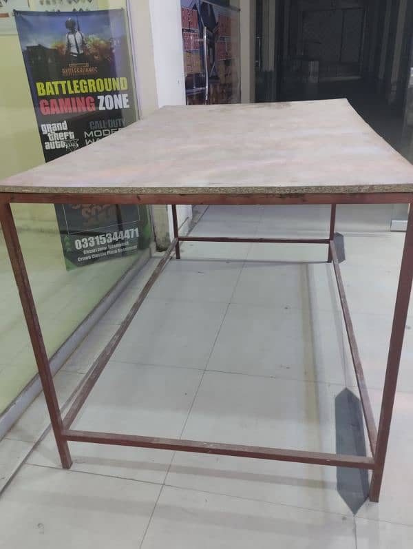 Large size table for sale 0