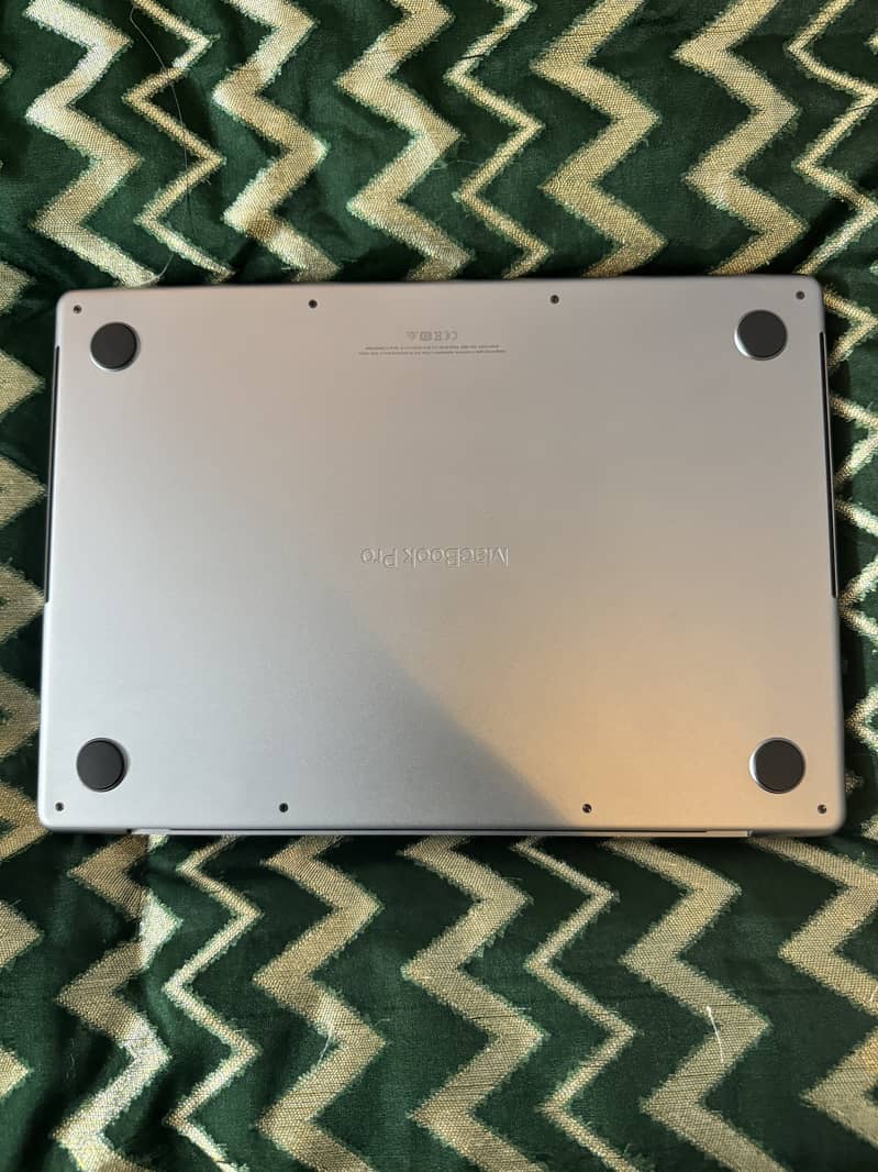 Macbook pro M1 14 inches 2021 1