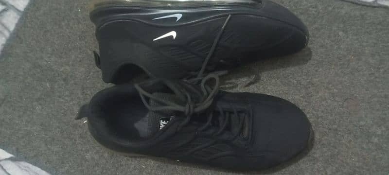 Nike shoes 4000Rs 2