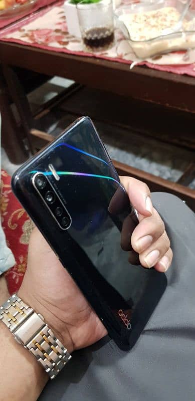 oppo f15 4