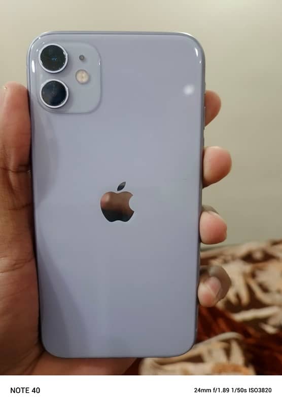 iphone 11 10/10 condition 64gb 2