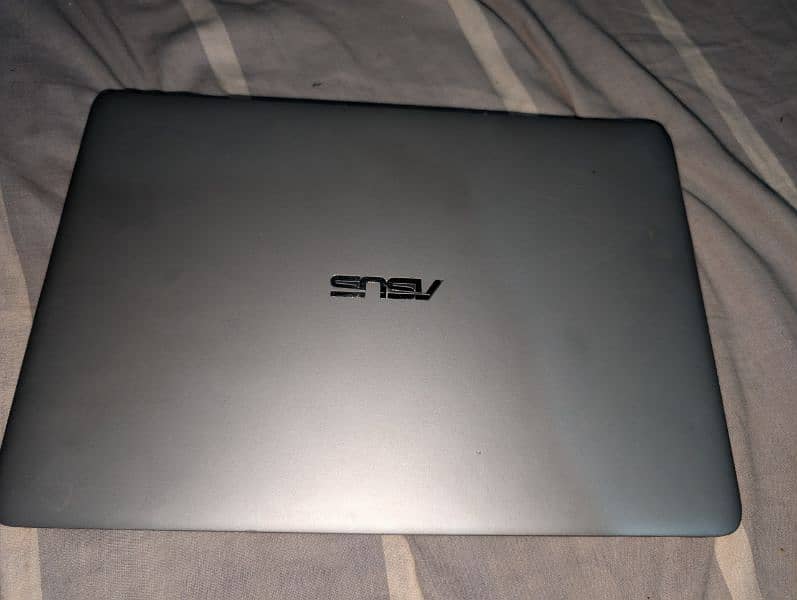 asus zenbook UX330UAK i5 7gen 1