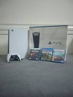 ORIGINAL PS5 WITH BOX, ITS CONTROLLER AND 2 PS5 GAMES AND 1 PS4 GAME