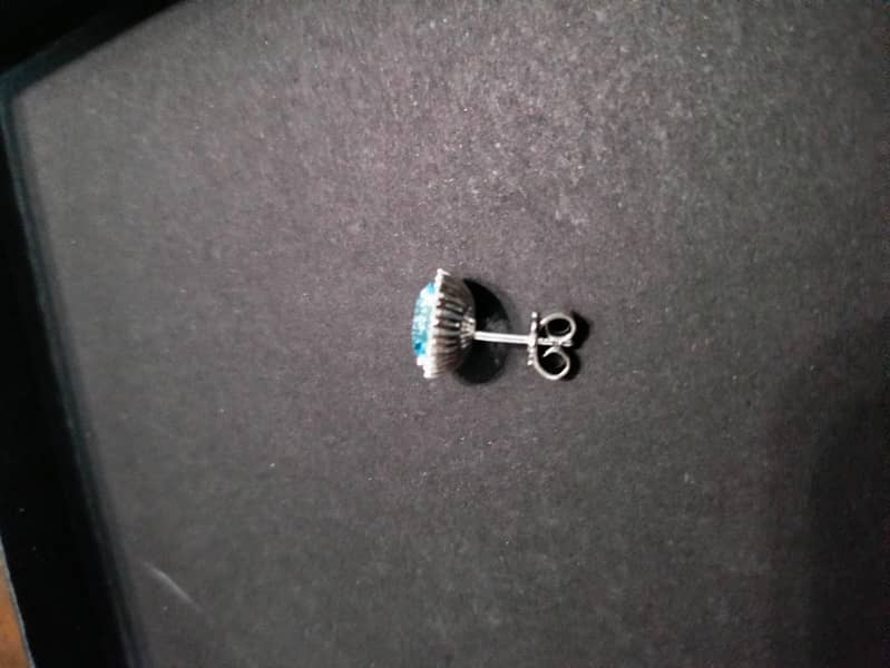 Diamond earrings for sale. 3