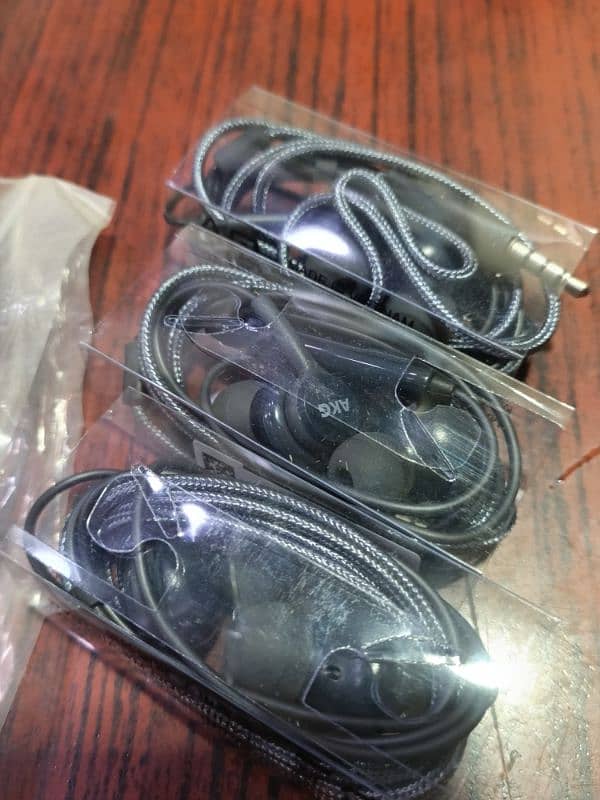 airpods. earphone. 16