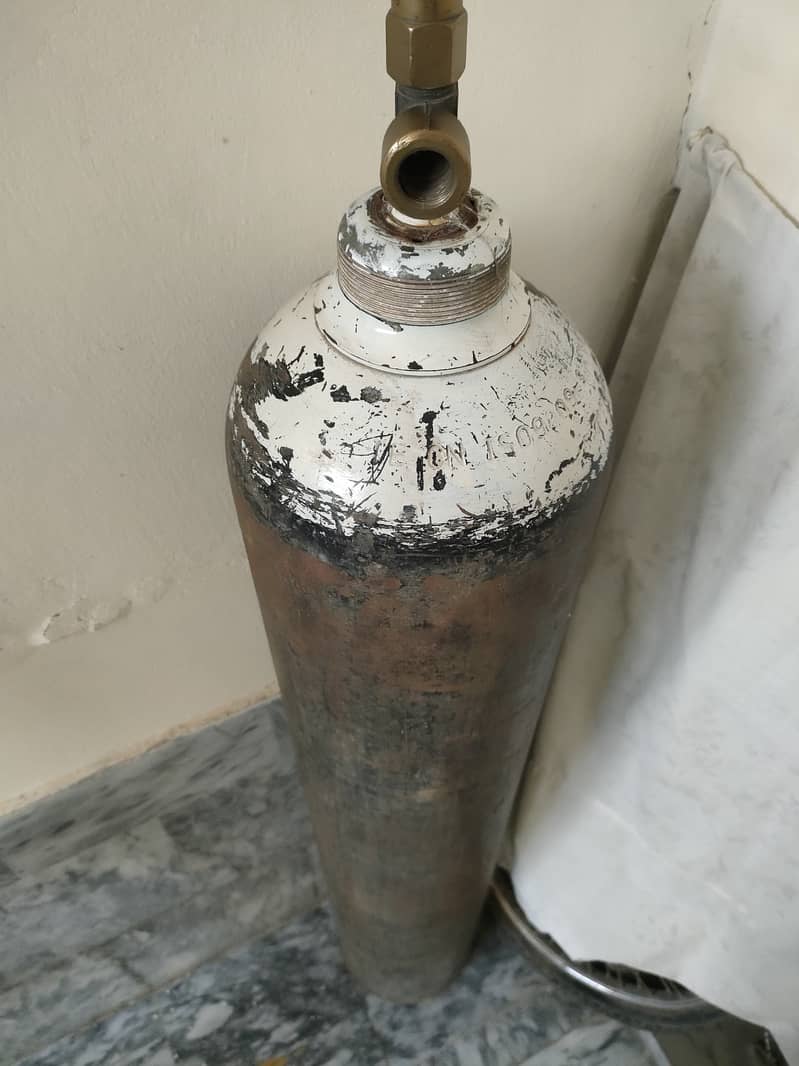 Empty Oxygen Gas Cylinder 1