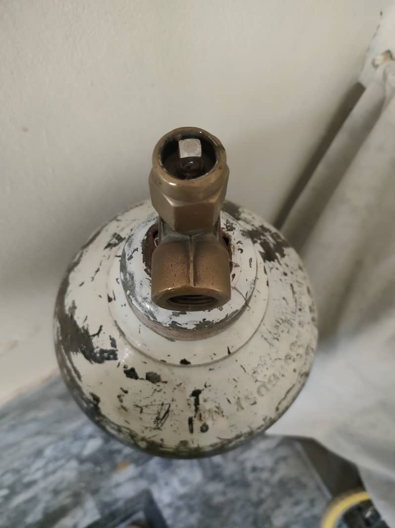 Empty Oxygen Gas Cylinder 3