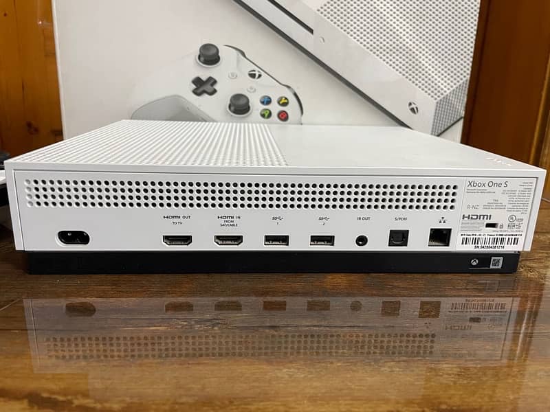 XBOX One S 1TB 4