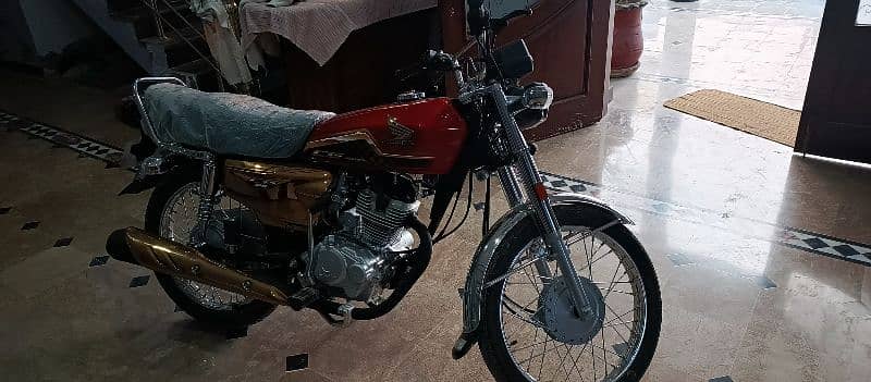 Honda 125$ 2024 modl 400 km running like zero metr  good condition 4