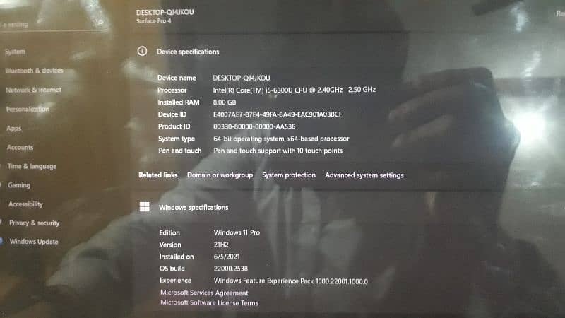 Microsoft Surface Pro 4 . i5 6300u (6 gen). 8GB Ram 1