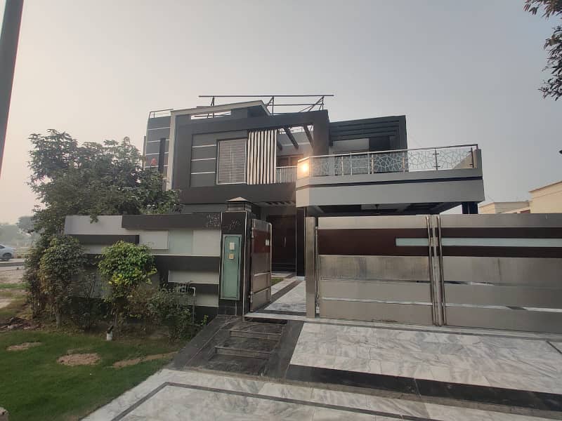 1 Kanal Super Hot Located Bungalow Is Available For Rent In The Best Block Of DHA Phase 4 Lahore 0