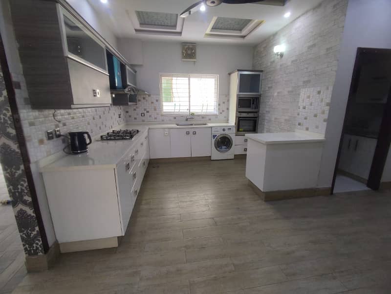 1 Kanal Super Hot Located Bungalow Is Available For Rent In The Best Block Of DHA Phase 4 Lahore 10