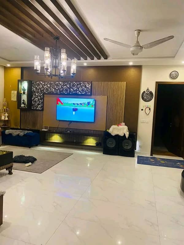 20 Marla Fully Furnished Super Hot Located Bungalow Facing Park Is Available For Rent In The Best Block Of DHA Phase 4 Lahore. 18