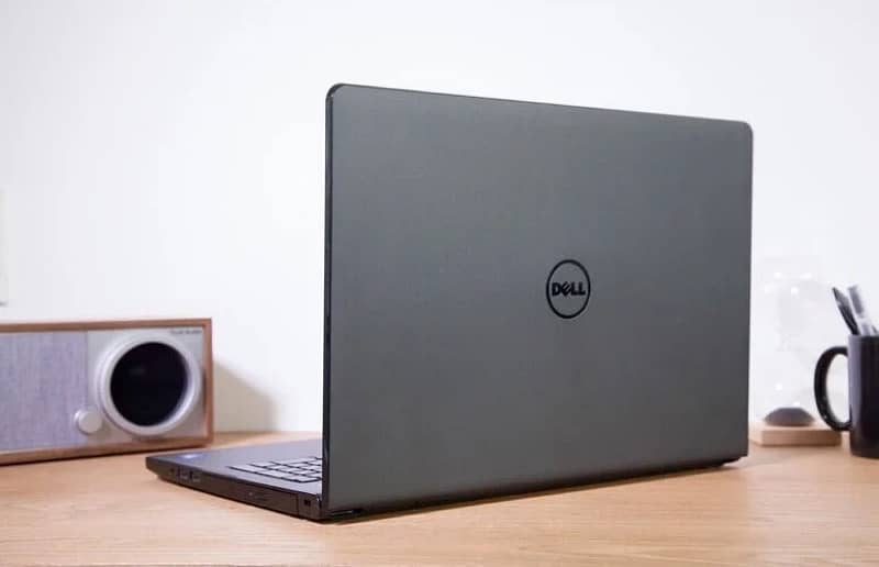 Dell Inspiron 15 3576 - 8th Gen Ci5 QuadCore 04GB 1TB Full HD 1080p 1