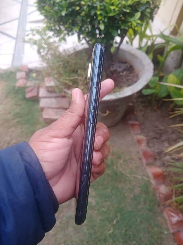 oppo f11 4 64 good condition 3