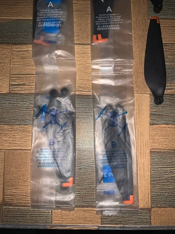 dji mini 3 (2 pairs of propellers and 2 used props) 1