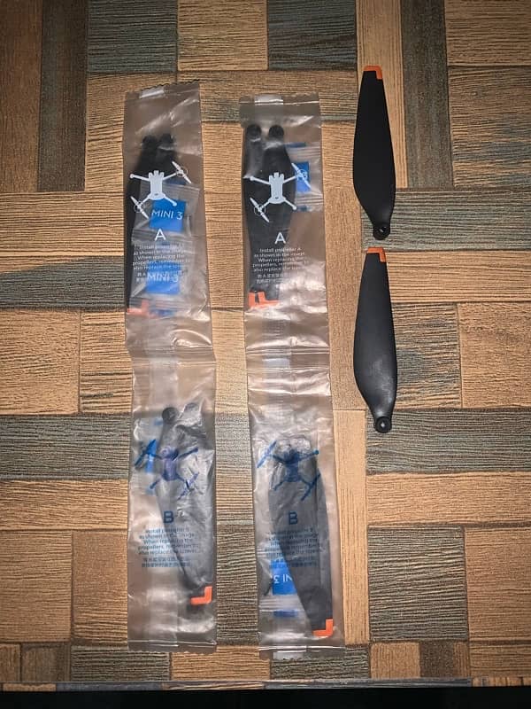 dji mini 3 (2 pairs of propellers and 2 used props) 3