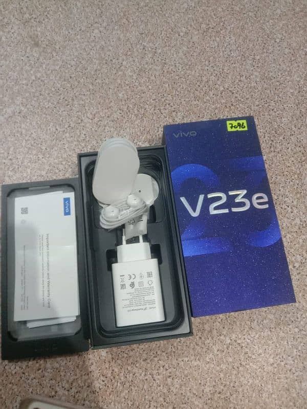 vivo v23e  8gb. 256 9