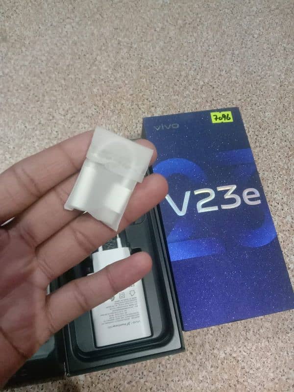 vivo v23e  8gb. 256 10