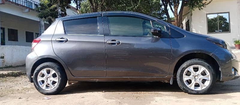 Toyota Vitz 2013 6