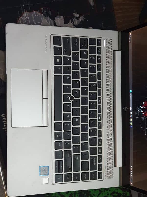 Hp elitebook 840 g5 touch i5 8th gen 8