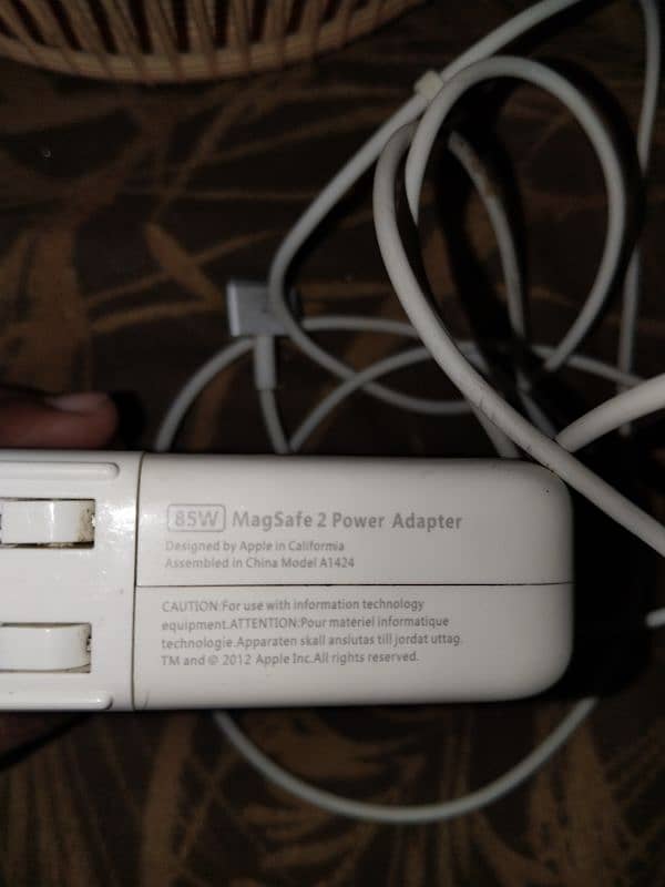 Apple 85W MagSafe 2 Power Adapter 2