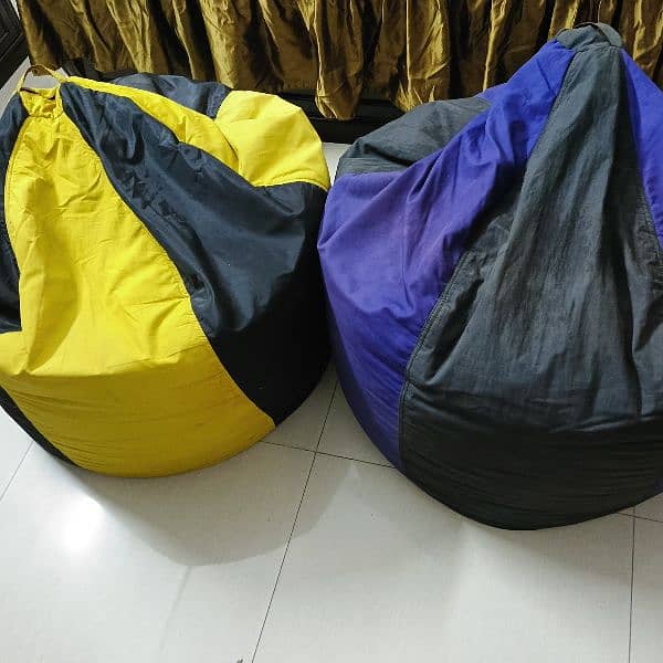 2 large bean bag chairs 0