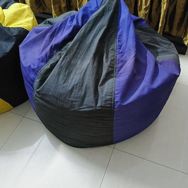 2 large bean bag chairs 1