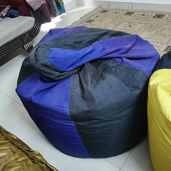 2 large bean bag chairs 3