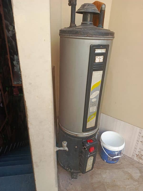 35 gallon Geaser water heater 0