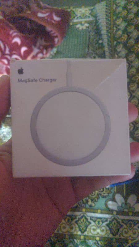 mag safe charger 0