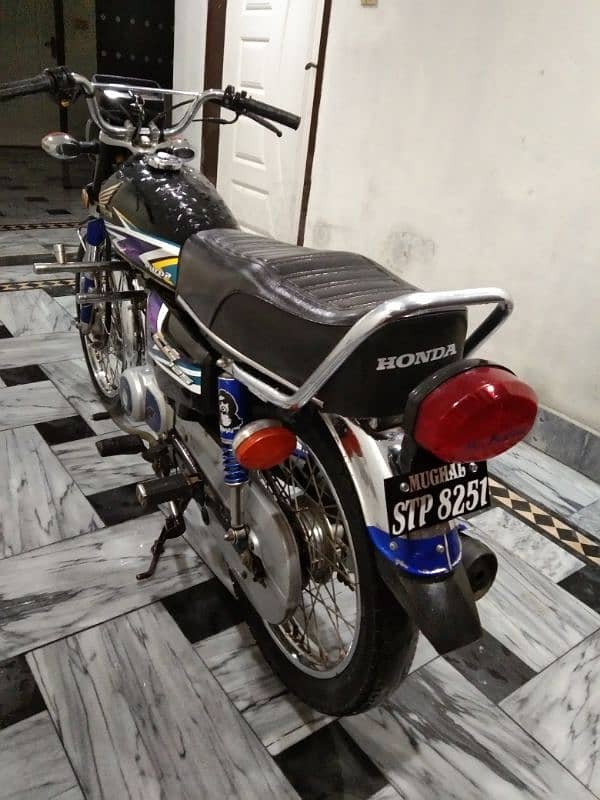 Honda 125 in Sambrial 17