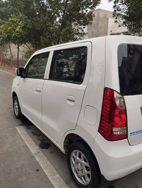 Suzuki Wagon R 2018 11