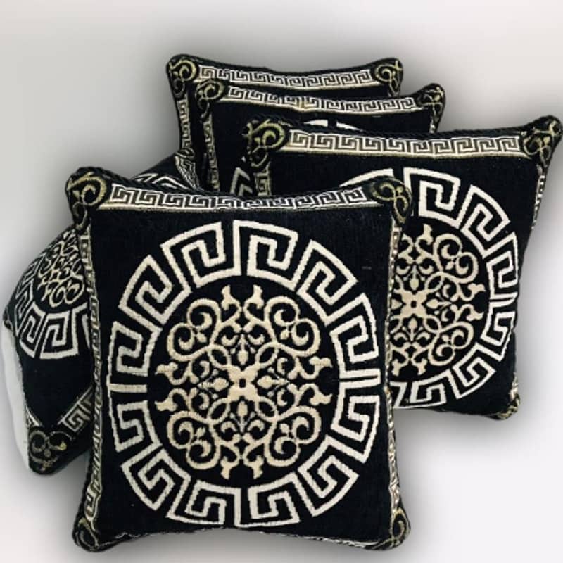 5 PCs Velvet cushion covers 0