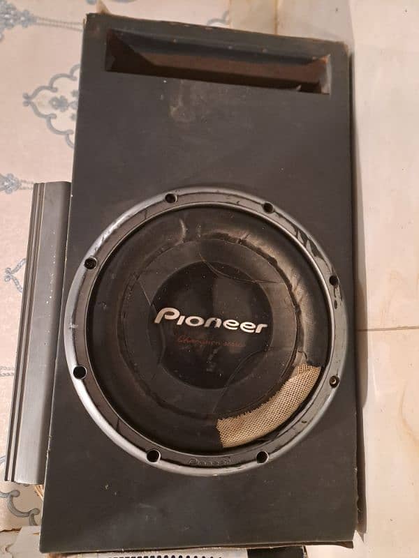 pioneer Amp. woofer 0