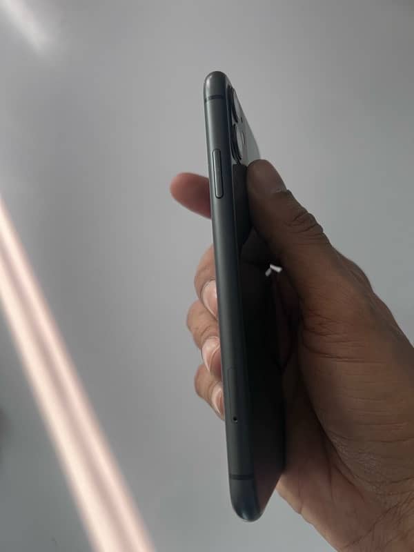 iPhone 11 black 128GB PTA APPROVED 6