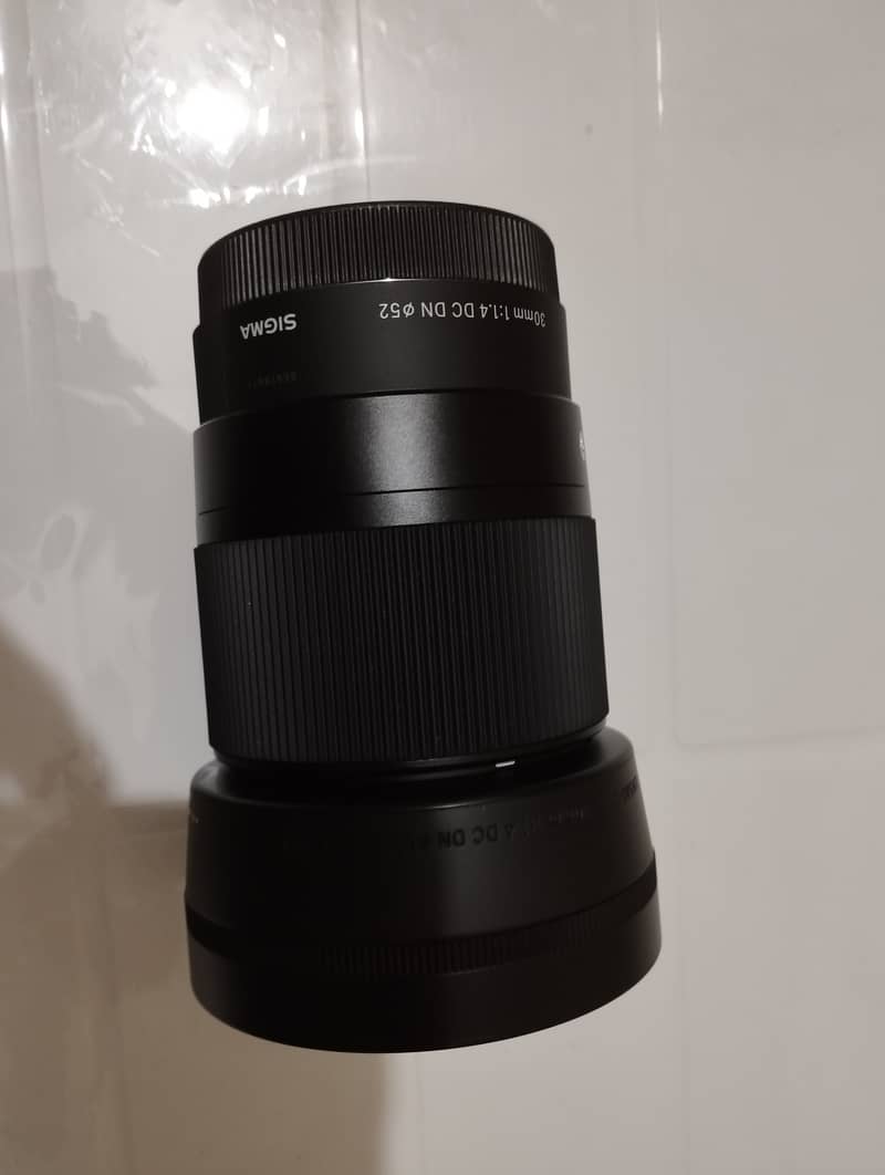 SIGMA LENS 30mm 2