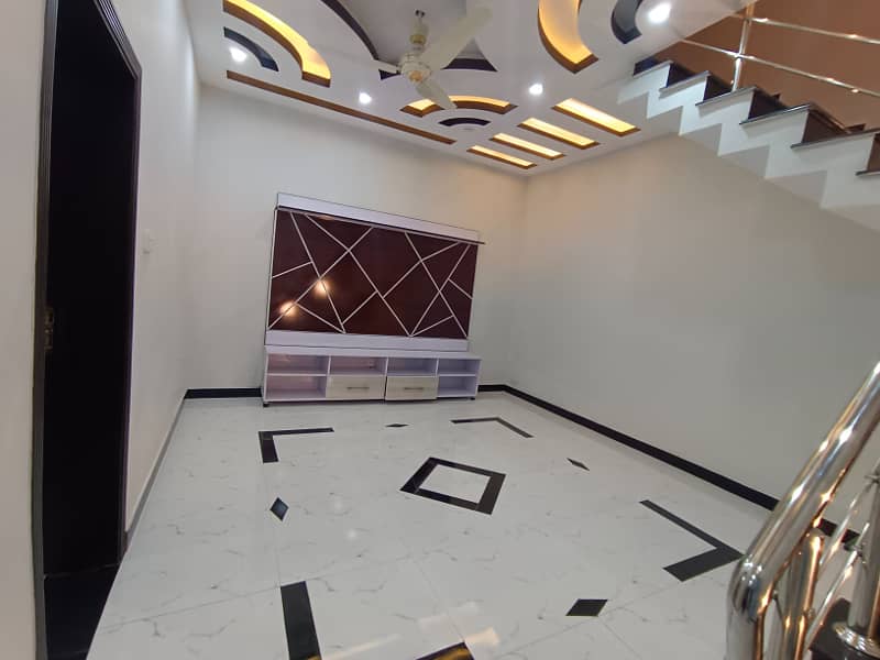 Double story house for sale habibullah Colony 14