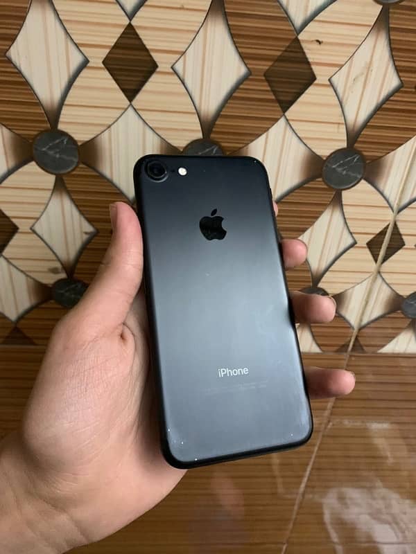 iPhone 7  FU 128GB wathapp number 03299845059 2