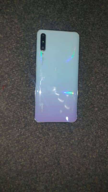 Huawei y 9s. . . 1