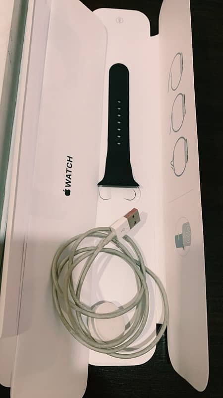 Apple Watch Series 3 in 10/10 Condition BH 98% 5