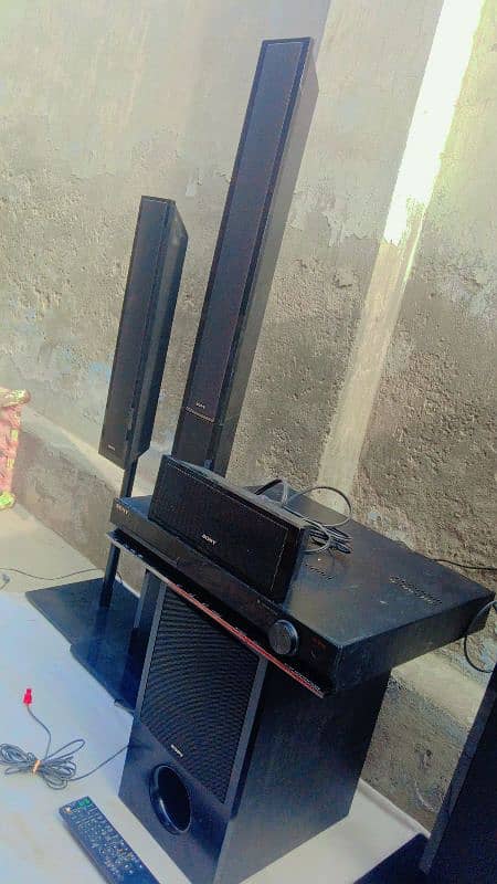 SONY DVD HOME THEATRE SYSTEM 17